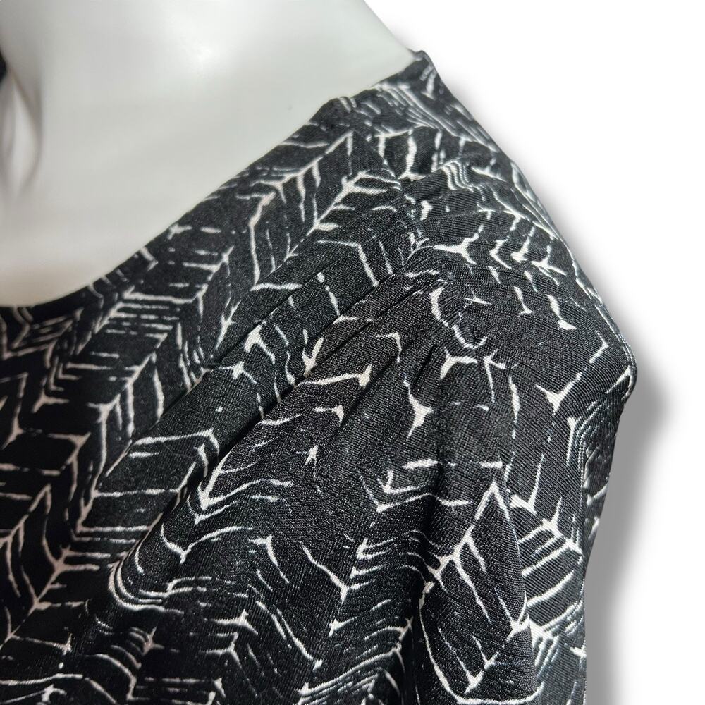 Jaclyn Smith Womens Blouse Top Shirt Pullover Short Sleeve Stretch Black White - Picture 5 of 9